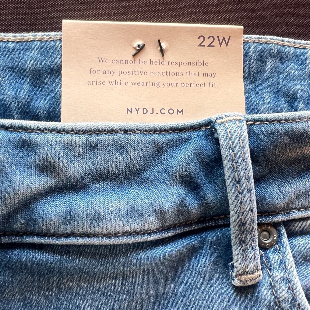 NYDJ Women's Quinta Boyfriend Shorts Frayed 22 22W Lift Tuck Stretch Mom Jeans - Picture 6 of 14